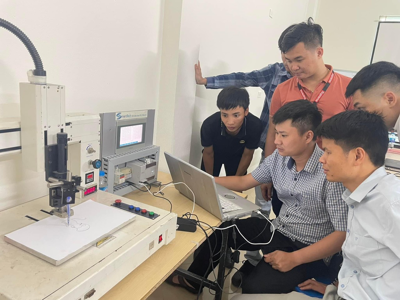 dao tao lap trinh plc cho cong ty seojin